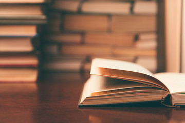 “梦”的反义词是什么？